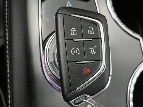 New 2026 Cadillac Vistiq Platinum w/ LPO, Floor Liner Package image 30