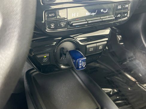 Used 2020 Toyota Prius LE image 16