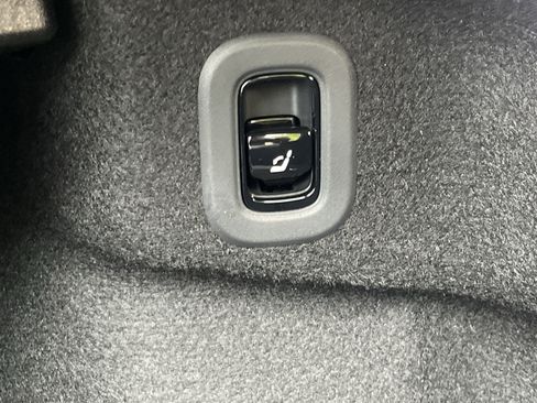 New 2026 Mercedes-Benz CLE 300 4MATIC Cabriolet image 18