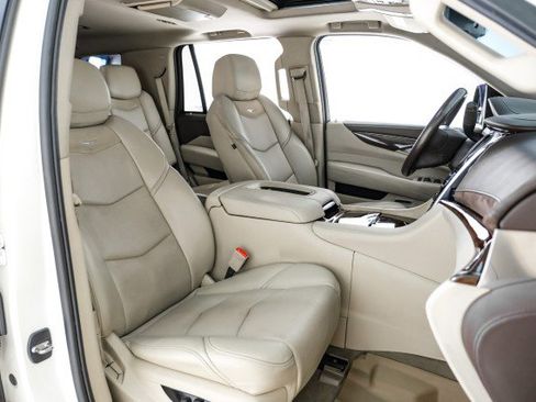 Used 2015 Cadillac Escalade Premium AWD/4WD image 40