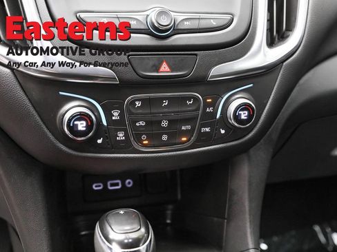 Used 2021 Chevrolet Equinox LT image 20