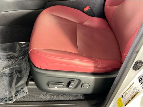 Used 2023 Lexus GX 460 Premium w/ Premium Package image 18