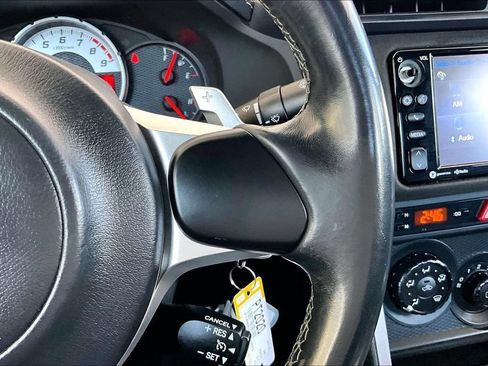 Used 2017 Toyota 86 RWD image 11