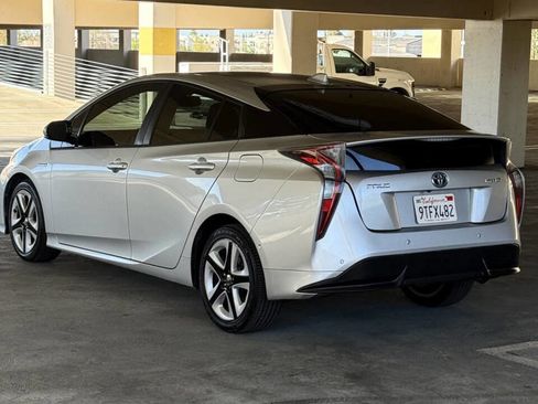 Used 2017 Toyota Prius Four Touring w/ Premium Convenience Package image 5