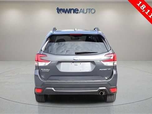 Used 2023 Subaru Forester Limited image 4