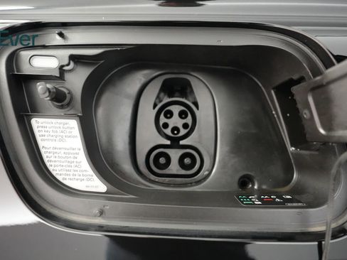 Used 2023 Audi Q4 e-tron Premium Plus w/ Premium Plus image 10