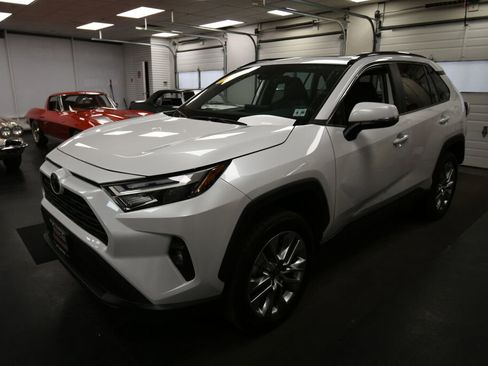 Used 2025 Toyota RAV4 XLE Premium AWD/4WD image 3