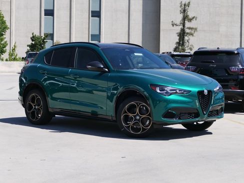 Used 2025 Alfa Romeo Stelvio Sprint AWD/4WD image 1