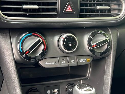 Used 2021 Hyundai Kona SEL FWD image 26