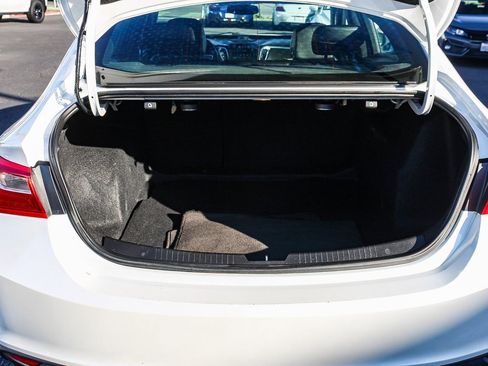 Used 2018 Chevrolet Malibu LT w/ Leather Package image 27