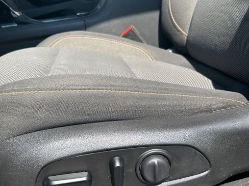 Used 2020 Chevrolet Traverse LT FWD image 29