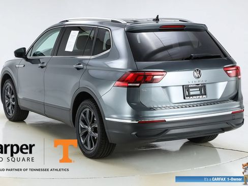 Used 2024 Volkswagen Tiguan SE w/ Panoramic Sunroof Package FWD image 7