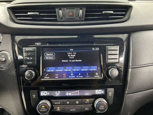 Used 2020 Nissan Rogue SV AWD/4WD image 14