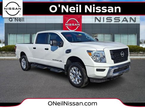 Certified 2023 Nissan Titan SV w/ SV Convenience Package image 1