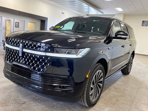 New 2026 Lincoln Navigator L Black Label AWD/4WD image 4