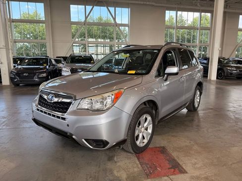 Used 2015 Subaru Forester 2.5i Premium AWD/4WD image 7