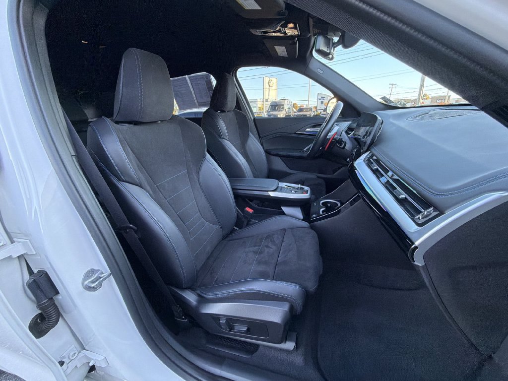 Used 2024 BMW X1 M35i w/ Shadowloine Package AWD/4WD image 22