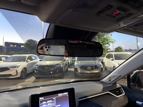 Used 2021 Toyota RAV4 XLE Premium image 23