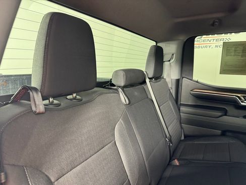Used 2025 Chevrolet Silverado 1500 LT AWD/4WD image 25