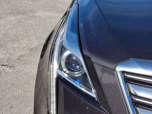 Used 2018 Cadillac XT5 AWD image 28
