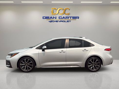 Used 2021 Toyota Corolla SE FWD image 2