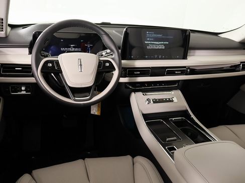 New 2026 Lincoln Aviator Reserve image 2