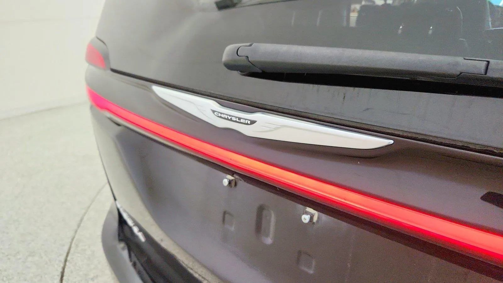 Used 2023 Chrysler Pacifica Touring-L FWD image 35