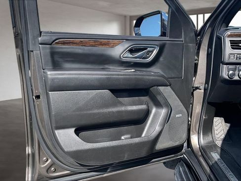 Used 2021 Chevrolet Tahoe Premier RWD image 19