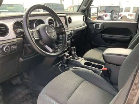 Used 2021 Jeep Wrangler Unlimited Sport AWD/4WD image 18