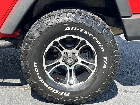 Used 2015 Jeep Wrangler Unlimited Sport AWD/4WD image 35