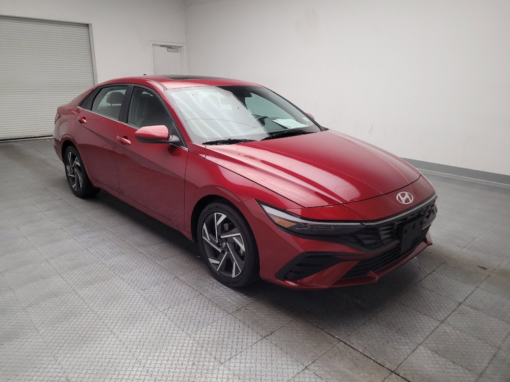 Used 2025 Hyundai Elantra SEL FWD image 13