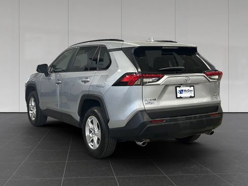 Used 2021 Toyota RAV4 XLE w/ Convenience Package AWD/4WD image 3