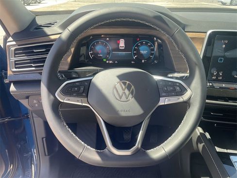 New 2025 Volkswagen Atlas SE image 15