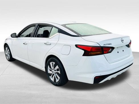 Certified 2025 Nissan Altima 2.5 S FWD image 5