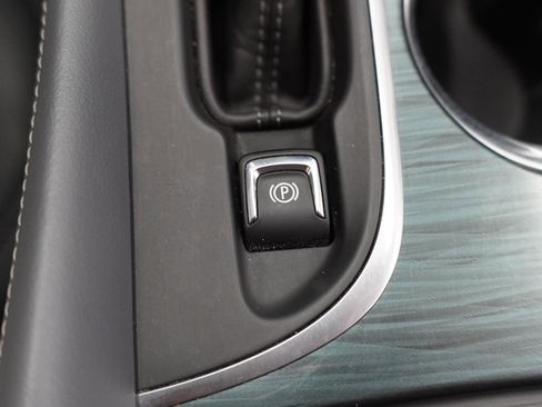 Used 2020 Buick Envision Essence FWD image 17