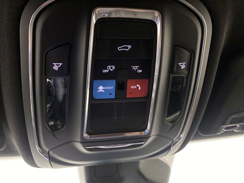 New 2025 Jeep Grand Cherokee Limited RWD image 15