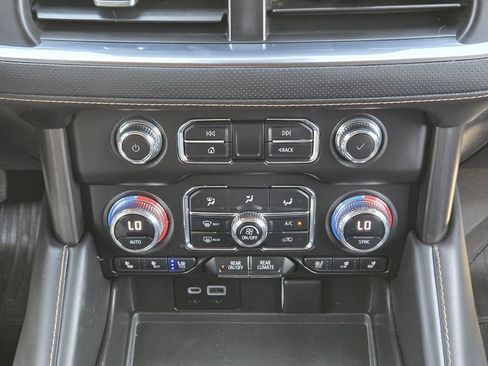 Used 2023 GMC Yukon XL AT4 w/ AT4 Premium Package AWD/4WD image 21