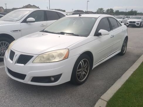 Used 2010 Pontiac G6 Sedan FWD image 1