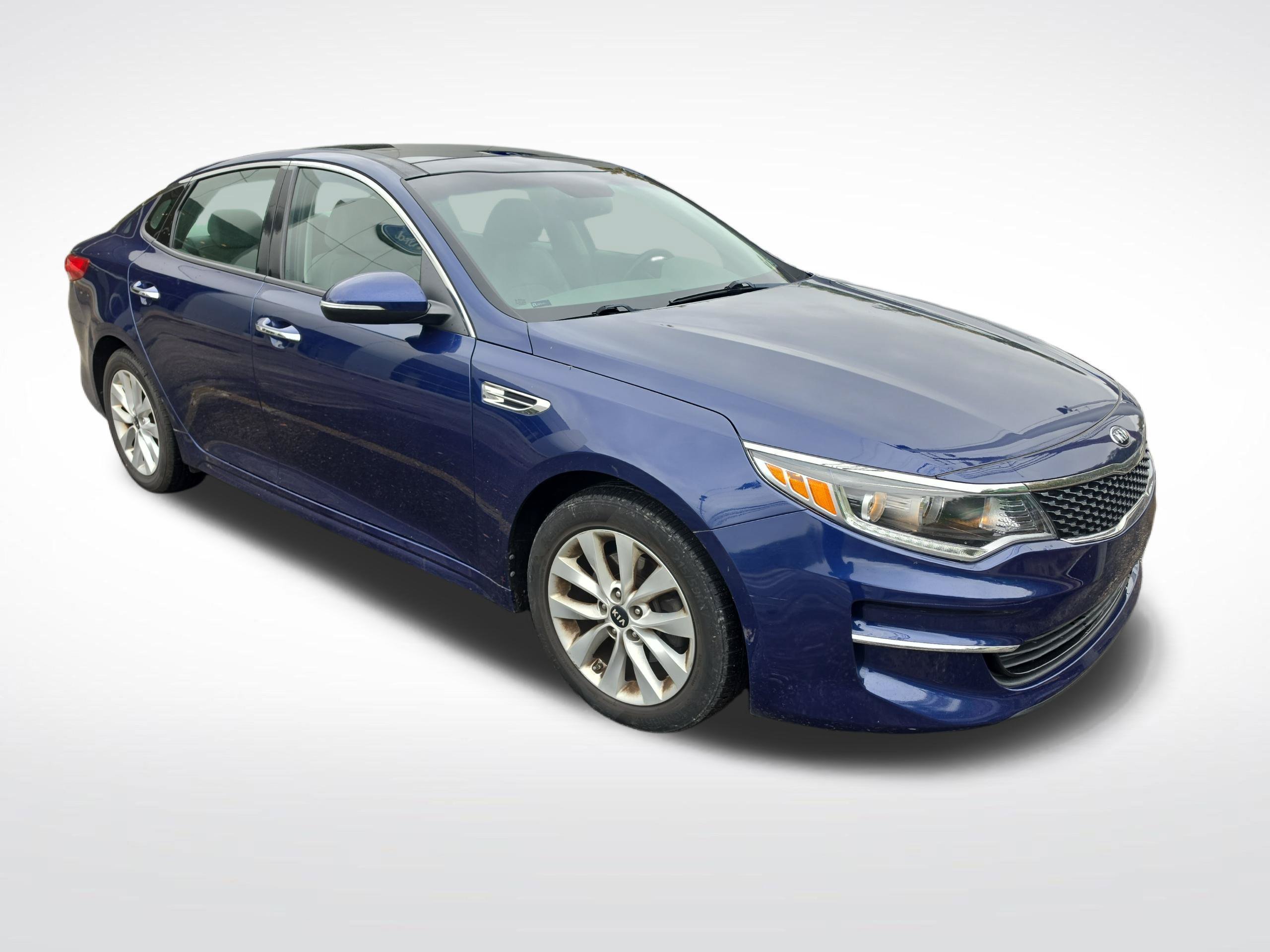 Used 2018 Kia Optima EX w/ Premium Package FWD image 2