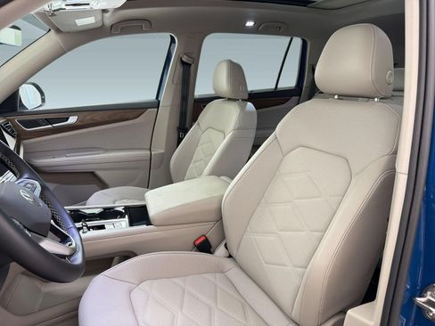 Used 2026 Volkswagen Atlas SE w/ Panoramic Sunroof Package FWD image 5