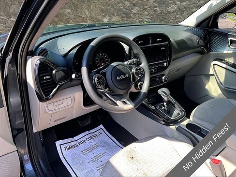Used 2022 Kia Soul S FWD image 11