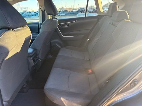 Used 2021 Toyota RAV4 XLE w/ Convenience Package image 26