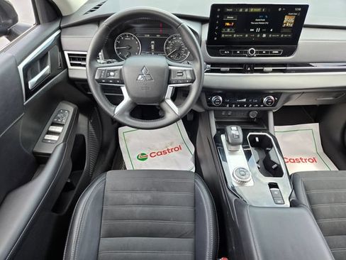 Used 2025 Mitsubishi Outlander SE AWD/4WD image 18