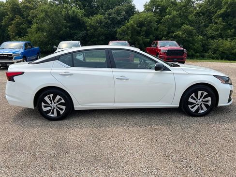 Used 2025 Nissan Altima 2.5 S FWD image 6