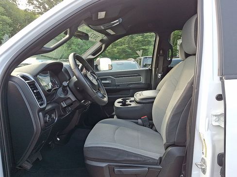 Used 2022 RAM 2500 Big Horn AWD/4WD image 3