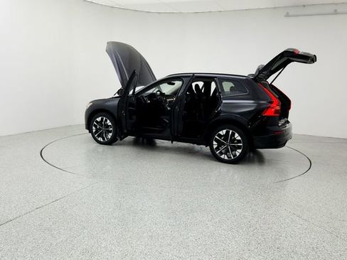 New 2026 Volvo XC60 B5 Plus w/ Protection Package Premier image 12