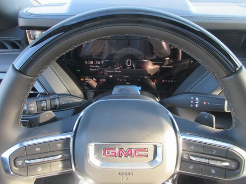 New 2026 GMC Yukon XL Elevation image 18