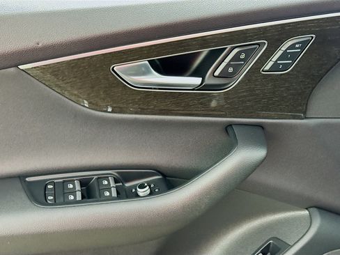 Used 2023 Audi Q7 2.0T Premium w/ Convenience Package image 21