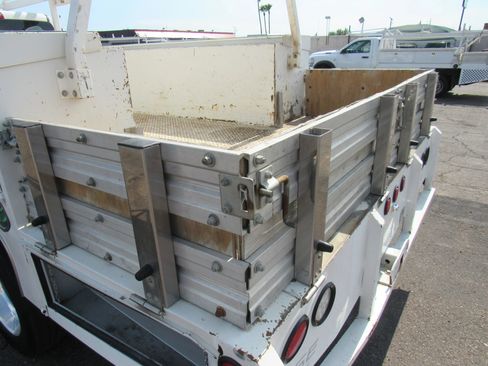 Used 2017 RAM 5500 Tradesman w/ Power & Remote Entry Group RWD image 15