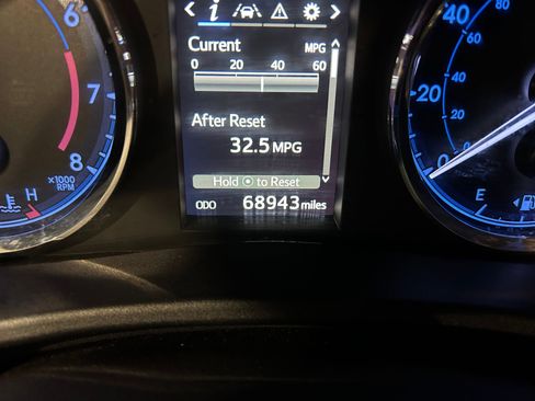 Used 2019 Toyota Corolla SE image 16